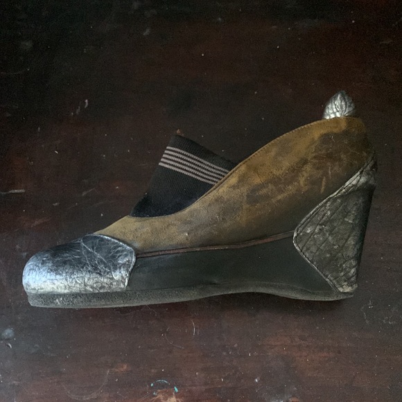Dress shoe. Olive green Suede back and silver leather - Picture 3 of 3